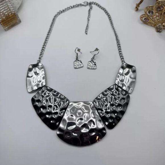 Magnificent Musings Silver Toned Set - Picture 4 of 5